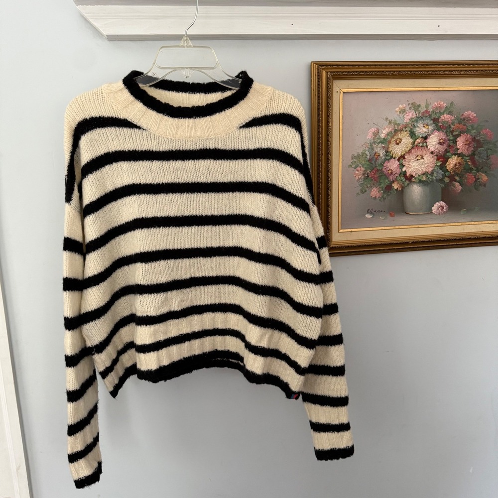 KULE Cropped Knit Sweater Wool Striped Cream & Black 
‎ Size medium
